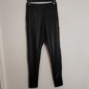 Black High-Waist Performance Leggings